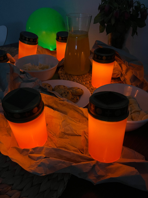 Spooky Lamp - Halloweenowe Znicze Solarne - PARTY PACK 8 SZT Spooky Lamp - Halloweenowe Znicze Solarne - PARTY PACK 8 SZT